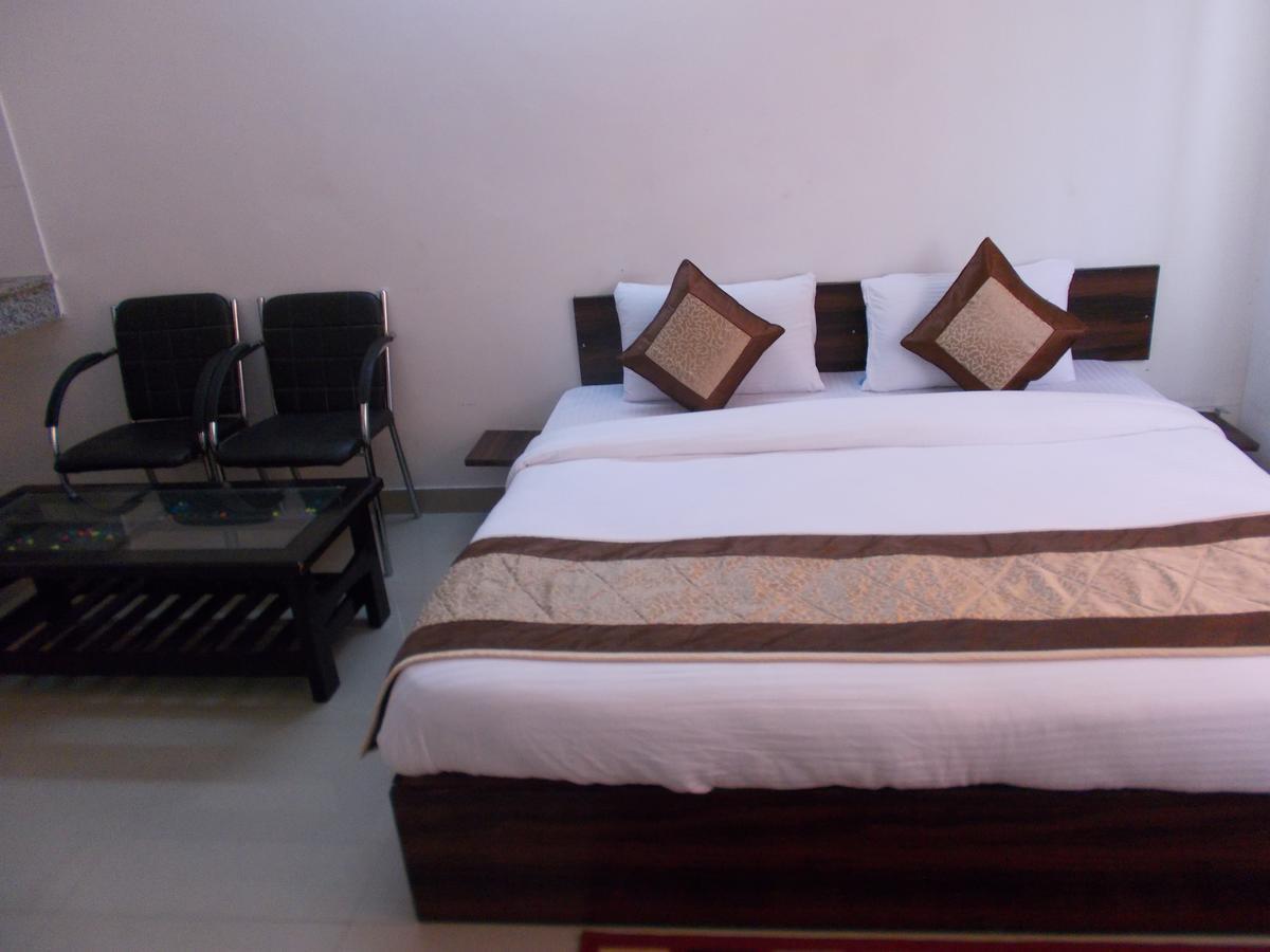 The Radiance Suites And Apartment Új-Delhi Kültér fotó