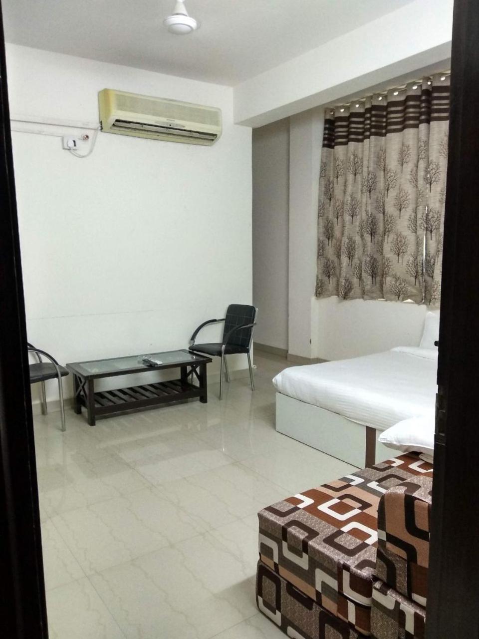 The Radiance Suites And Apartment Új-Delhi Kültér fotó