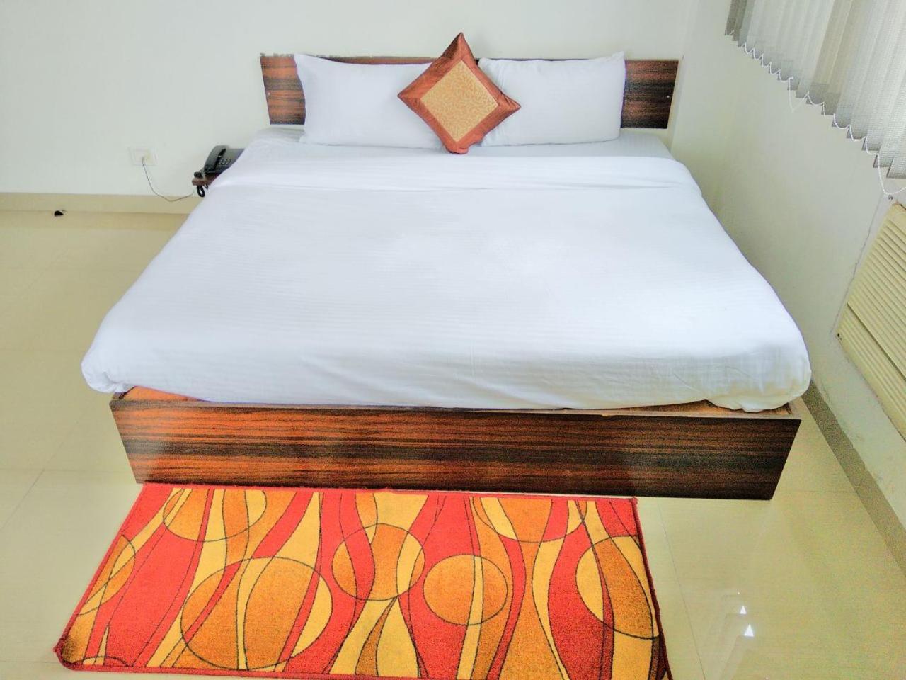 The Radiance Suites And Apartment Új-Delhi Kültér fotó